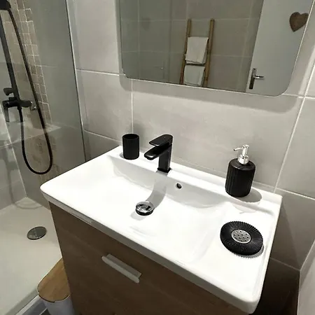 Sejour Ideal A Santa Giulia ! Mini-villa A 100m De La Plage *
